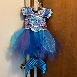 BNWT GIRL’S MERMAID COSTUME.